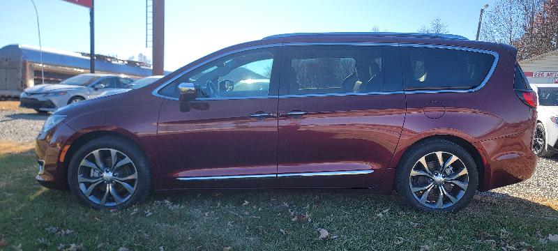 Chrysler Pacifica Limited 2017