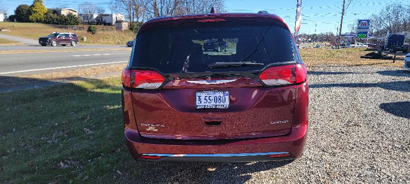 Chrysler Pacifica Limited 2017