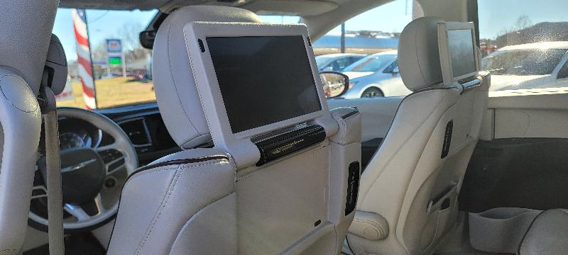 Chrysler Pacifica Limited 2017