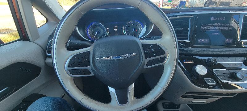 Chrysler Pacifica Limited 2017