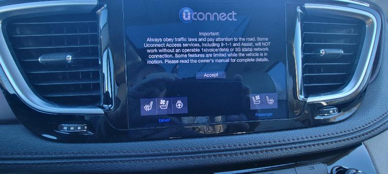 Chrysler Pacifica Limited 2017