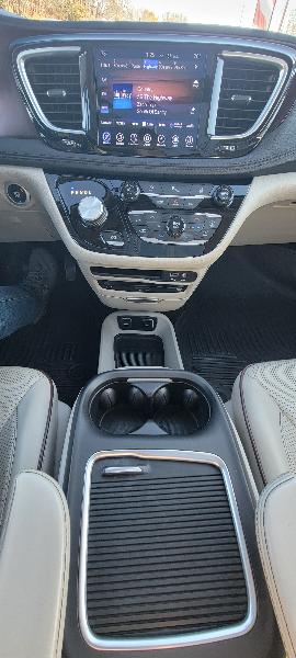 Chrysler Pacifica Limited 2017