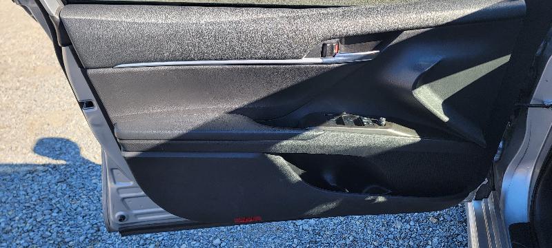 Toyota Camry SE 2021