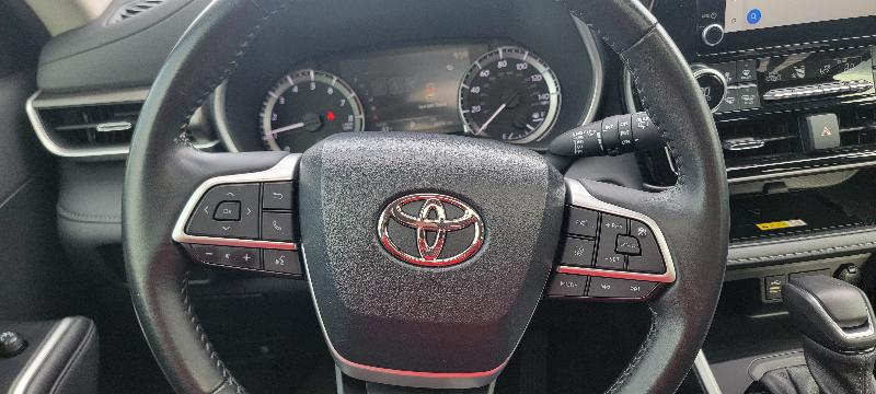 Toyota Highlander XLE 4D SUV AWD 2023