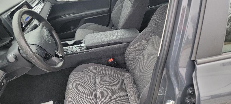 Toyota Camry Hybrid LE 2025