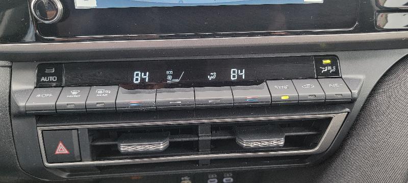 Toyota Camry Hybrid LE 2025