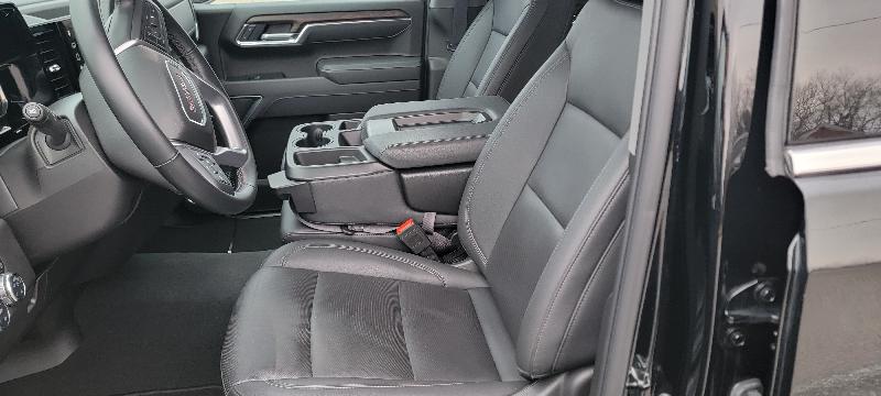 GMC Sierra 1500 SLT Crew Cab 4WD 2025