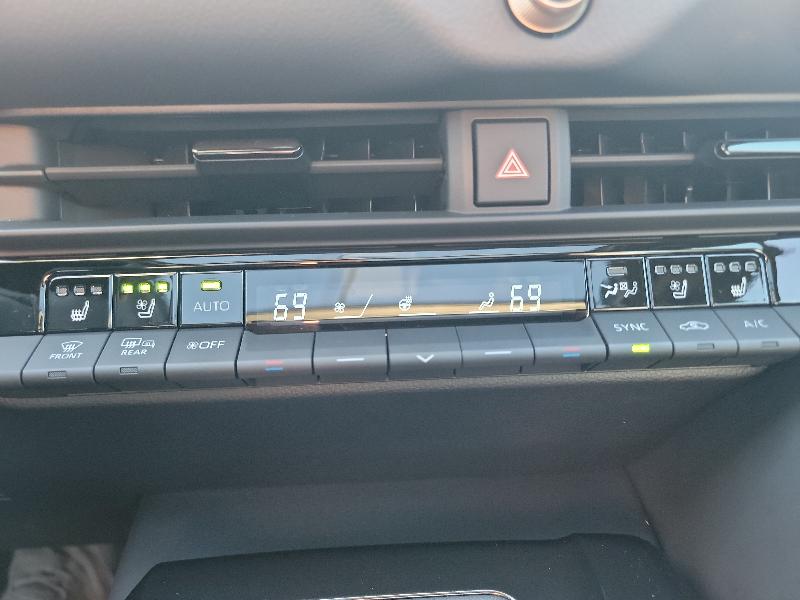 Toyota Crown Limited 4D Sedan AWD 2025