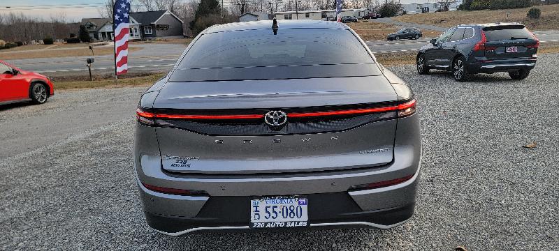 Toyota Crown Limited 4D Sedan AWD 2025