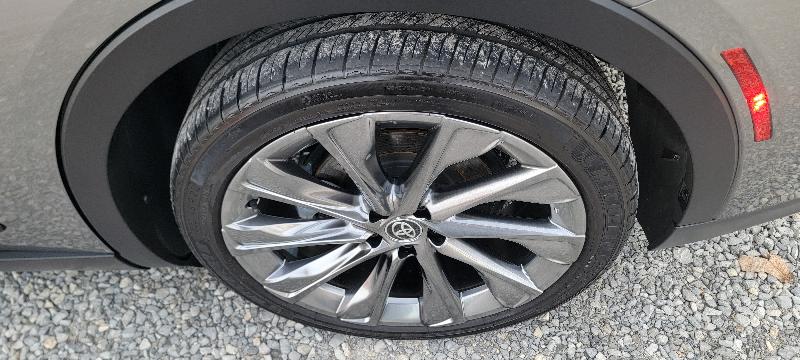 Toyota Crown Limited 4D Sedan AWD 2025