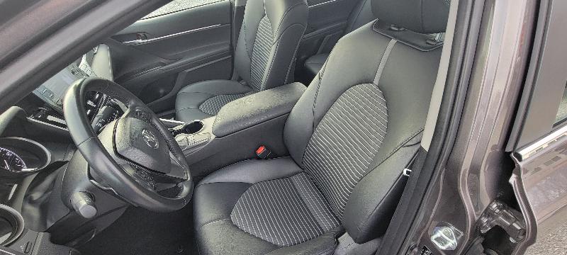 Toyota Camry SE 2024