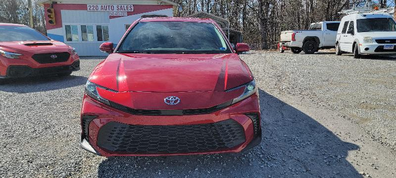 Toyota Camry Hybrid SE 2025