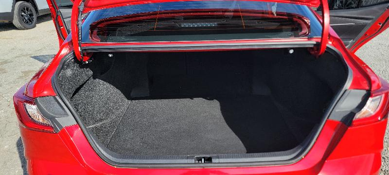 Toyota Camry Hybrid SE 2025