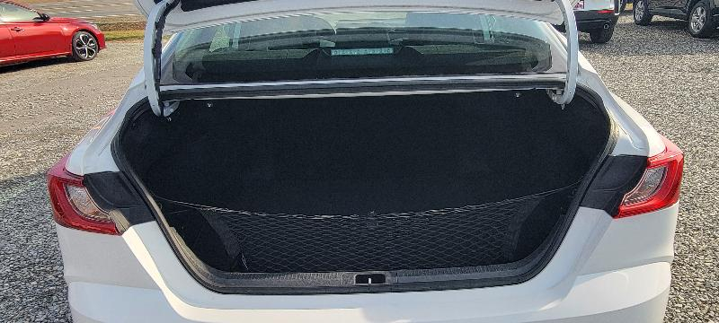 Toyota Camry Hybrid XLE 2025