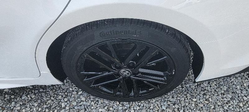 Toyota Camry Hybrid XLE 2025