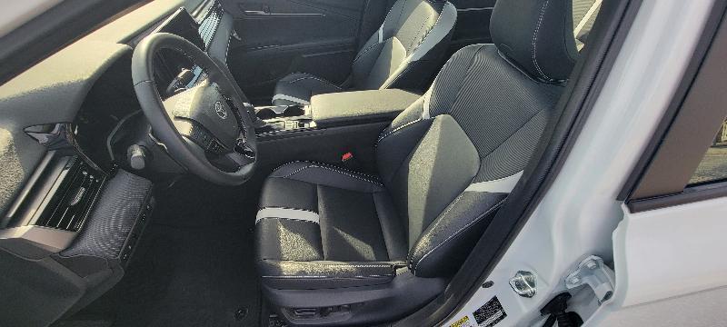 Toyota Camry Hybrid XLE 2025