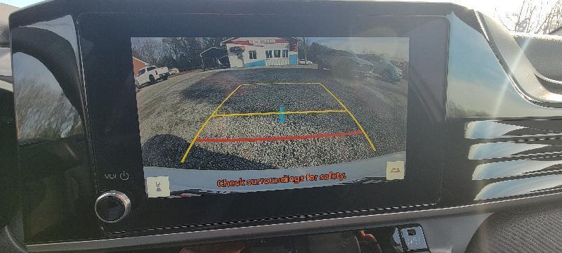 Toyota Camry Hybrid XLE 2025