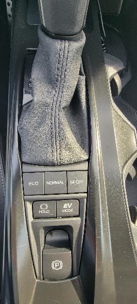 Toyota Camry Hybrid XLE 2025