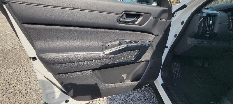 Nissan Pathfinder SV 4WD 2025