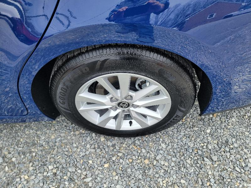 Toyota Camry Hybrid XLE 2025