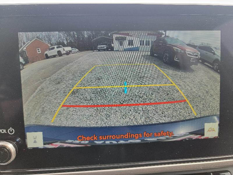 Toyota Camry Hybrid XLE 2025