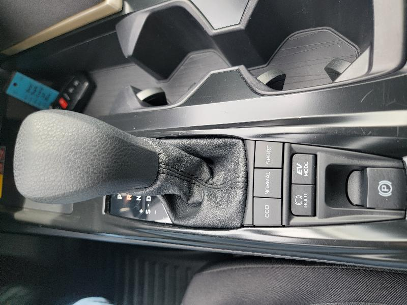 Toyota Camry Hybrid XLE 2025