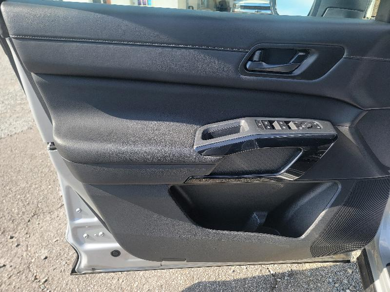 Nissan Pathfinder SV 4WD 2025