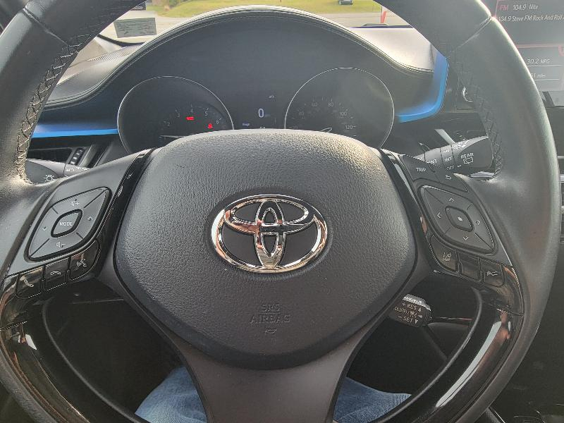 Toyota C-HR XLE 2019