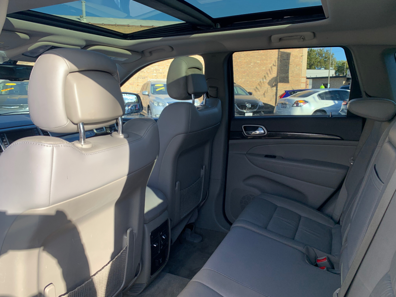 Jeep Grand Cherokee Laredo 4WD 2012 Jeep Grand Cherokee Laredo 4WD 2012