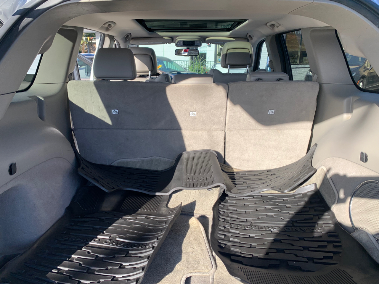 Jeep Grand Cherokee Laredo 4WD 2012 Jeep Grand Cherokee Laredo 4WD 2012