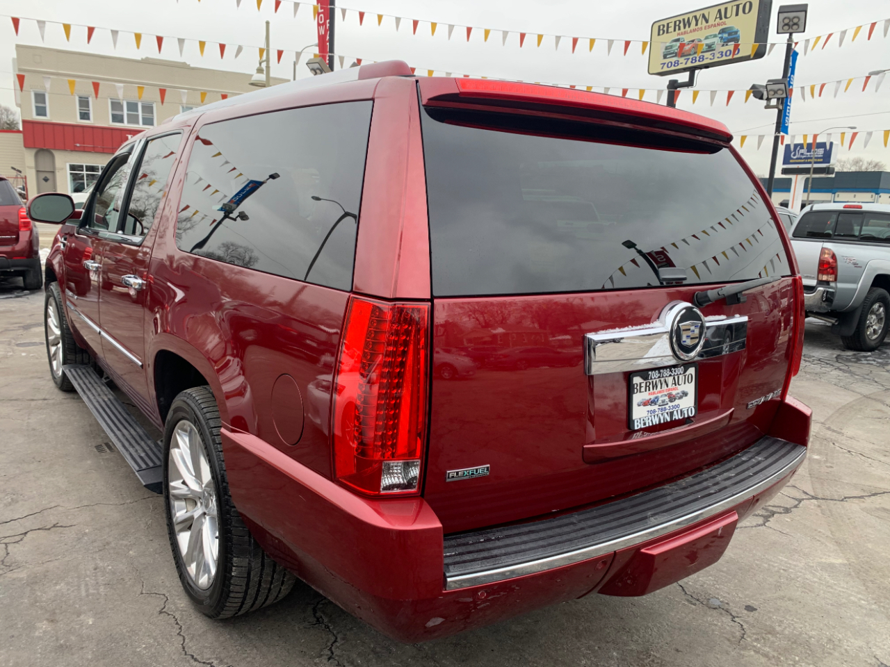 Cadillac Escalade ESV AWD Premium 2011