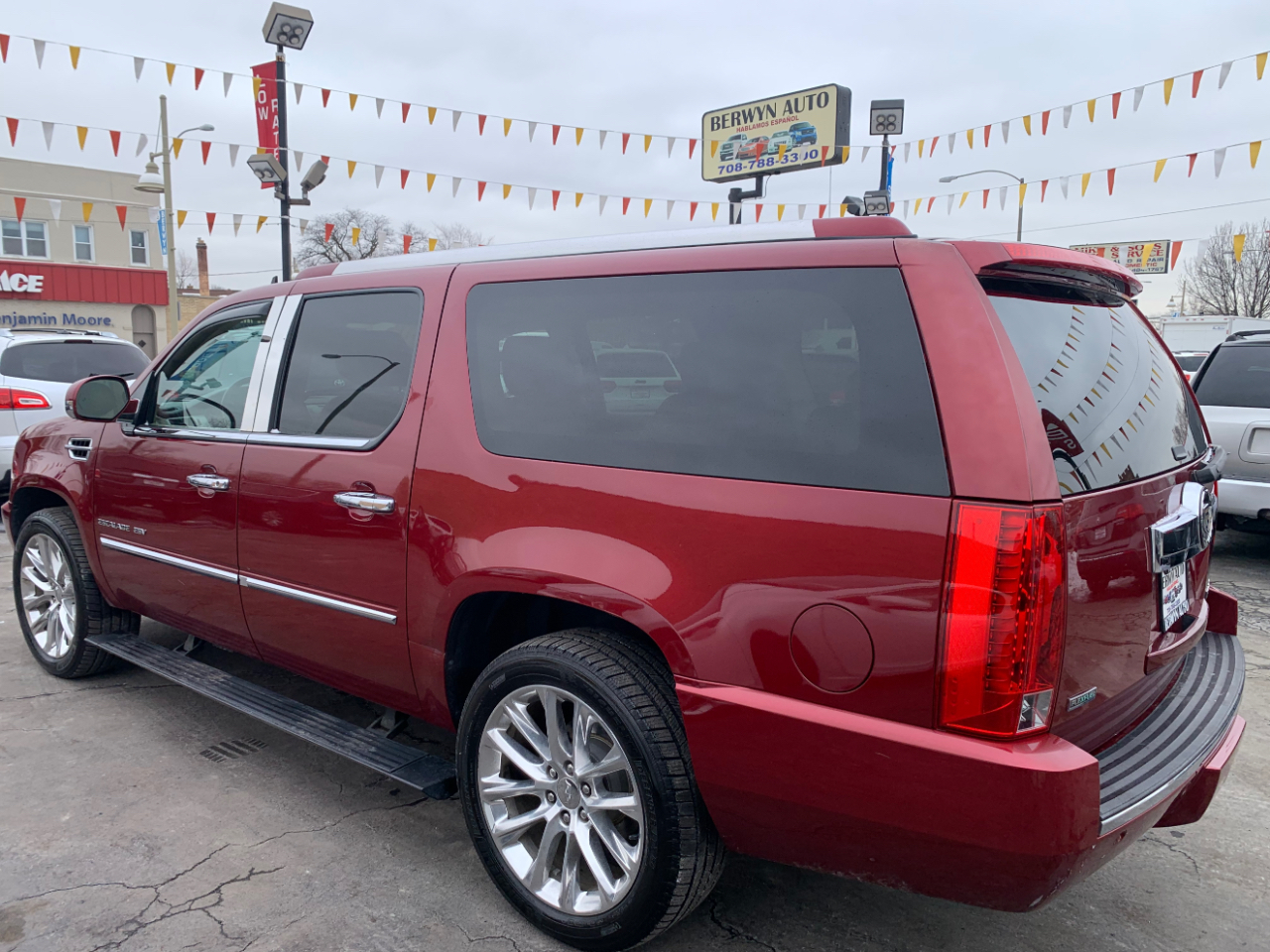 Cadillac Escalade ESV AWD Premium 2011