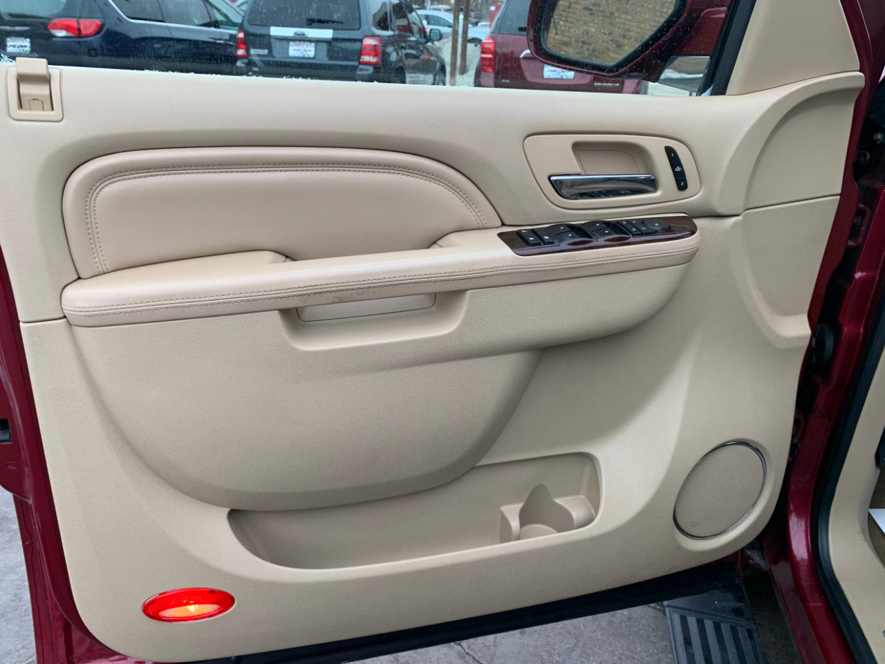 Cadillac Escalade ESV AWD Premium 2011