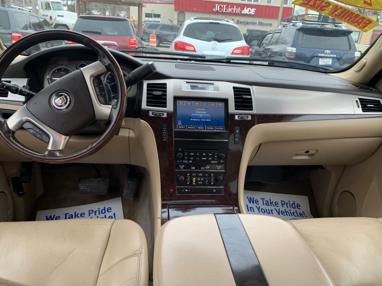 Cadillac Escalade ESV AWD Premium 2011