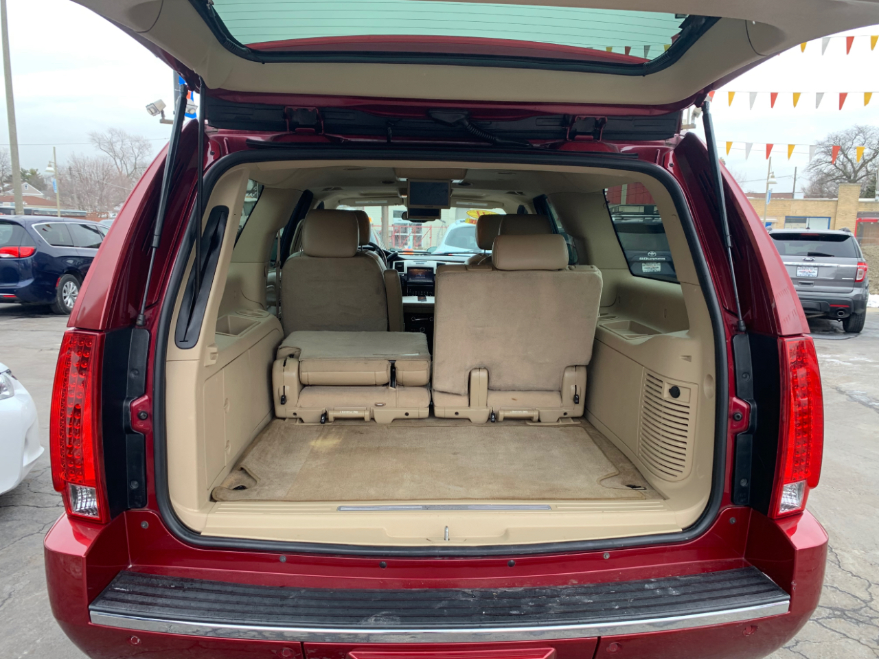 Cadillac Escalade ESV AWD Premium 2011