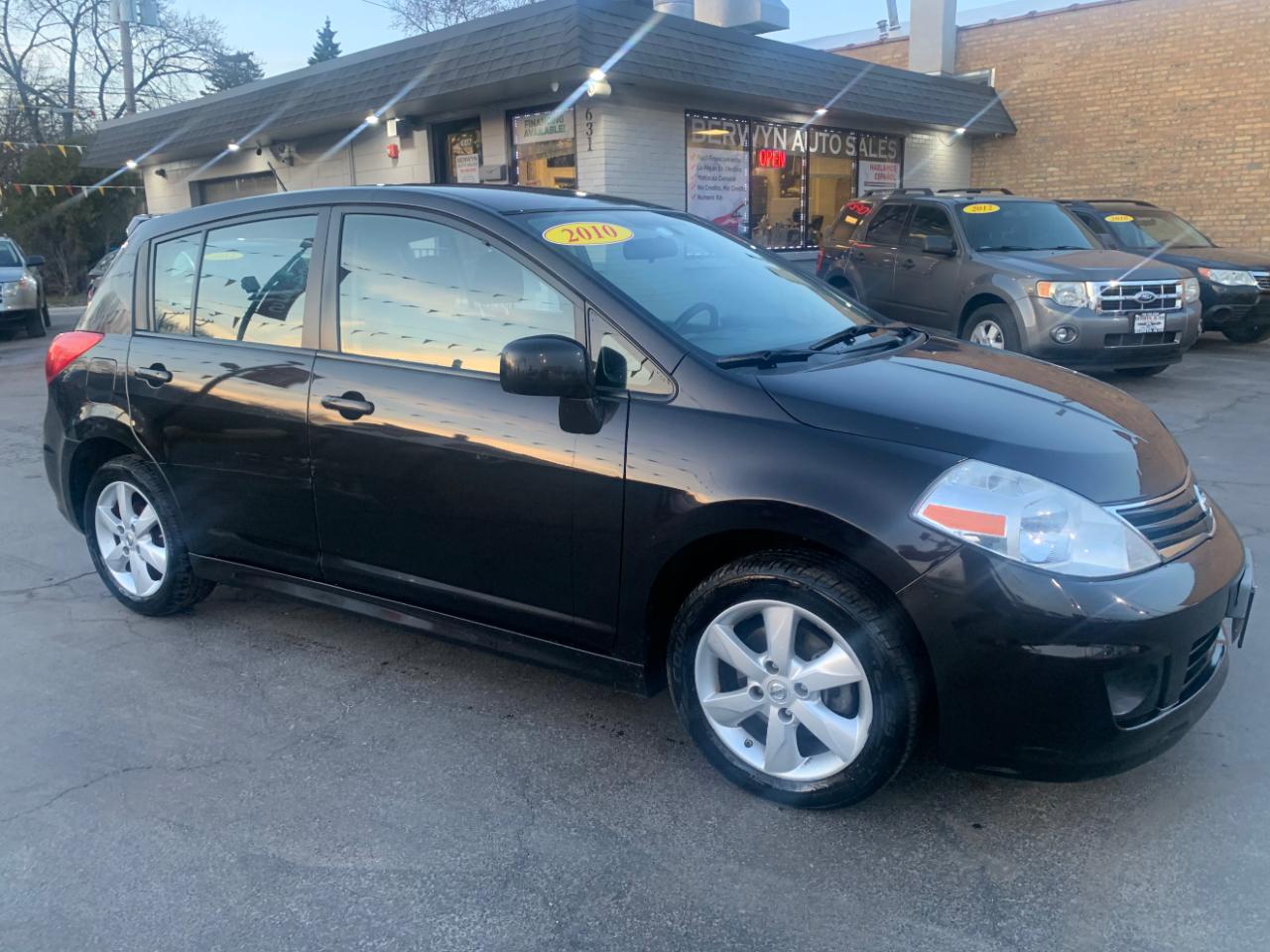 Nissan Versa 1.8 S Hatchback 2010