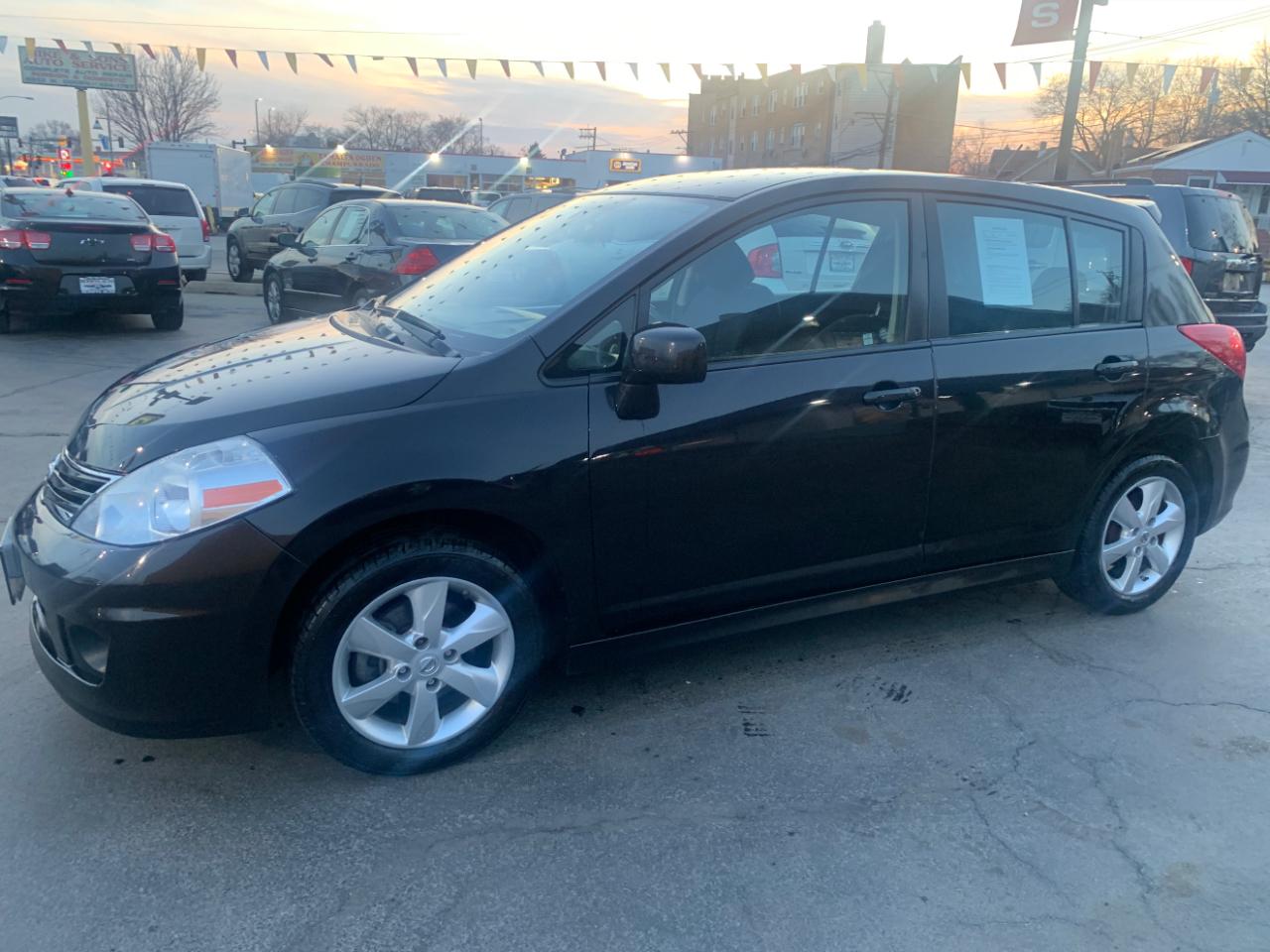 Nissan Versa 1.8 S Hatchback 2010