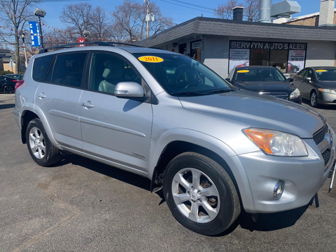 Toyota RAV4 Limited V6 2WD 2011
