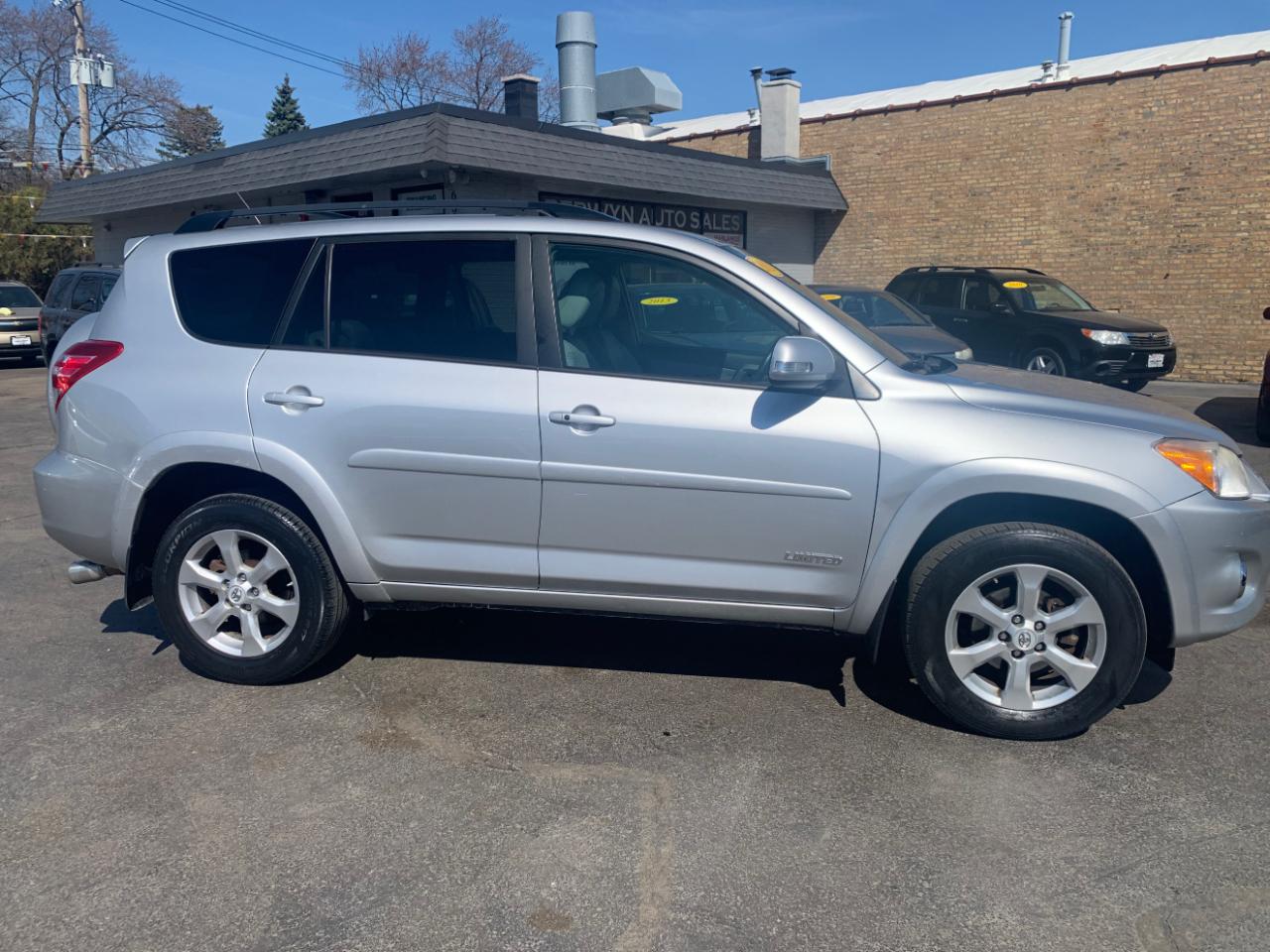 Toyota RAV4 Limited V6 2WD 2011