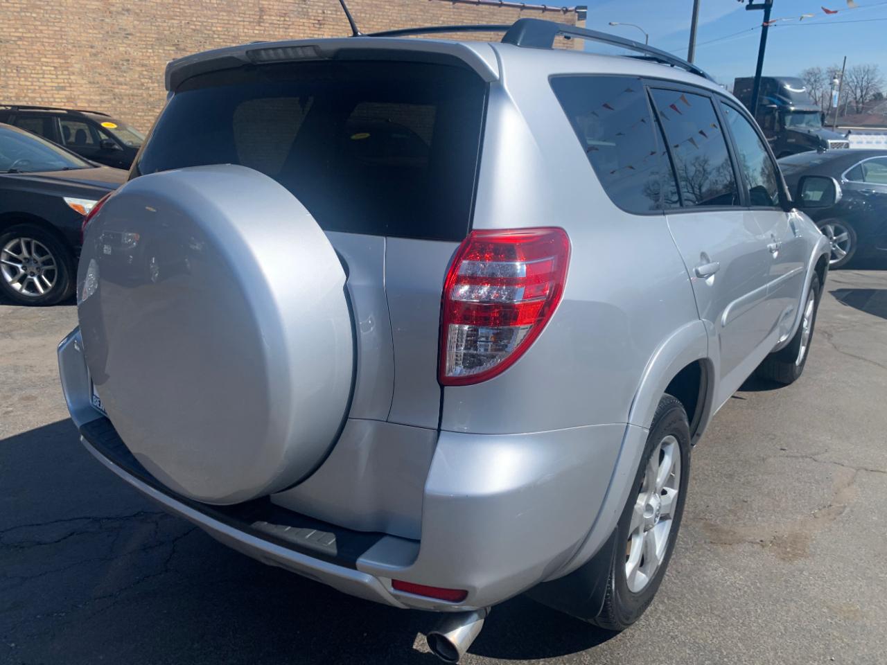 Toyota RAV4 Limited V6 2WD 2011