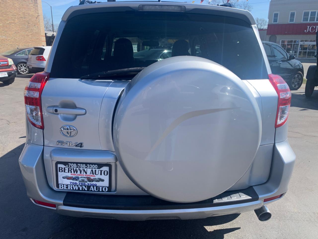 Toyota RAV4 Limited V6 2WD 2011