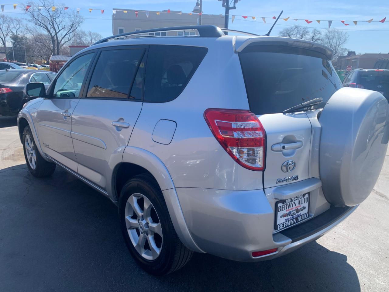 Toyota RAV4 Limited V6 2WD 2011