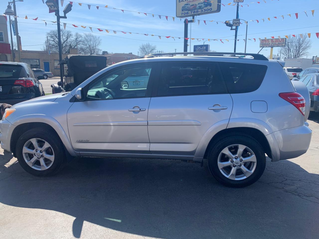 Toyota RAV4 Limited V6 2WD 2011