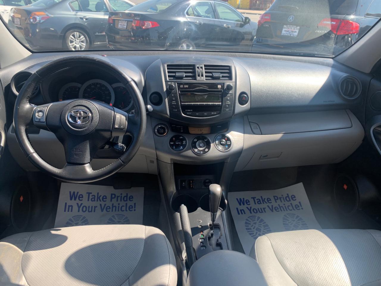 Toyota RAV4 Limited V6 2WD 2011