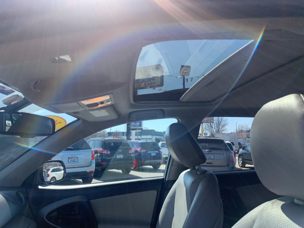 Toyota RAV4 Limited V6 2WD 2011