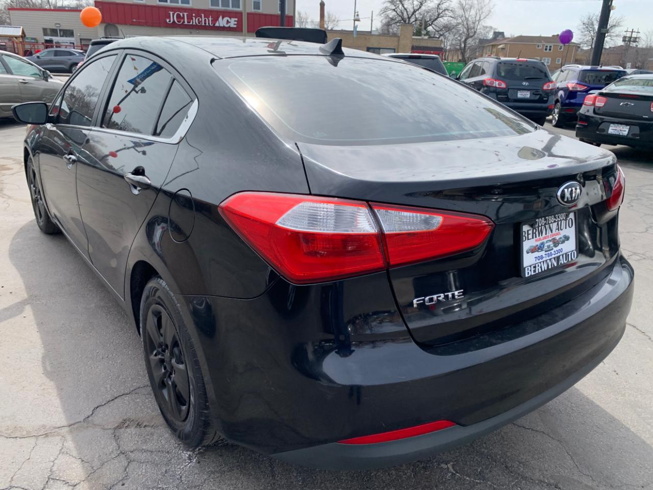 Kia Forte LX w/Popular Package 2016