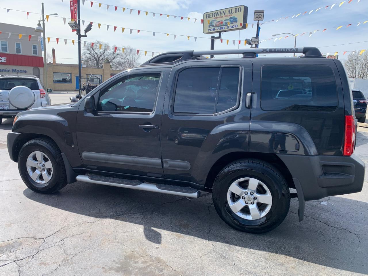 View vehicle photo 4