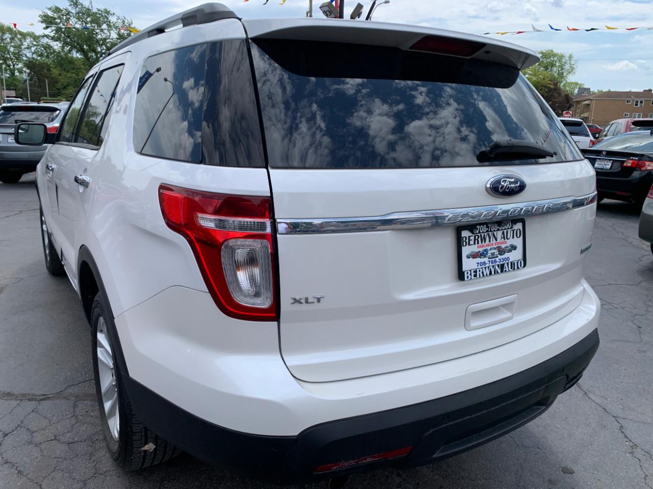 Ford Explorer XLT FWD 2012