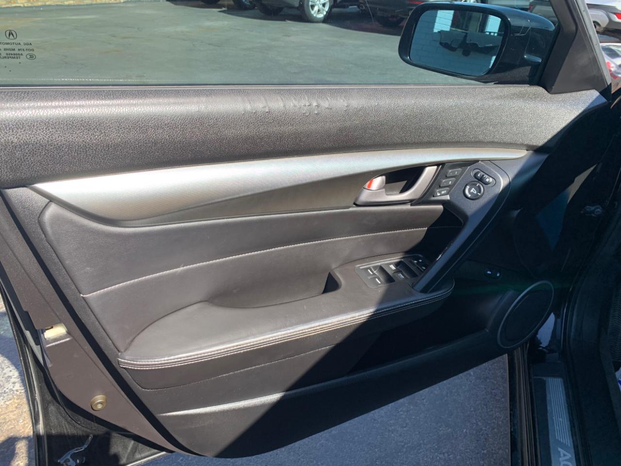 Acura TL 5-Speed AT SH-AWD with Tech Package 2010