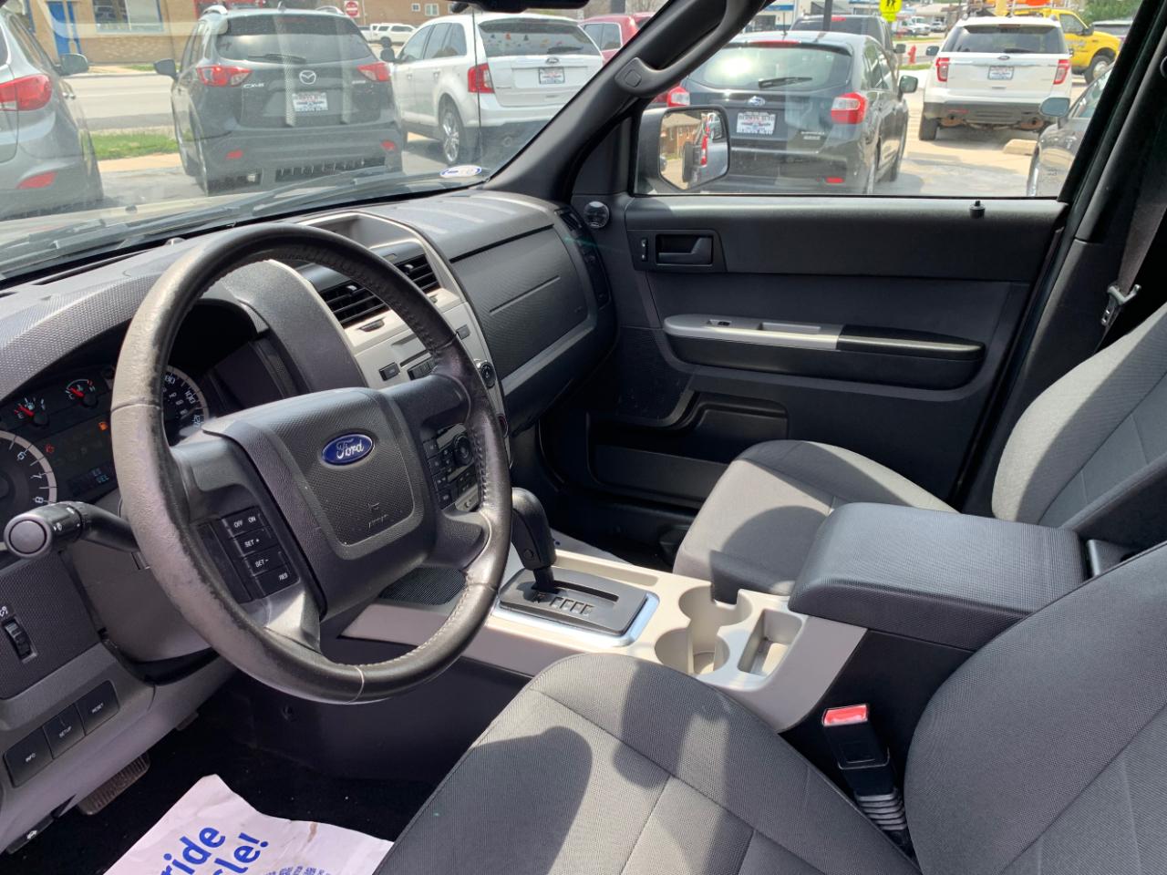 Ford Escape XLT 4WD 2012